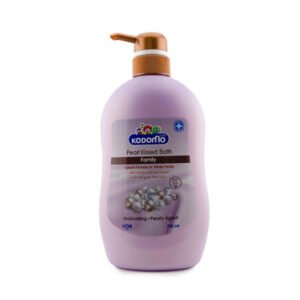 سائل استحمام كودومو "لمسة اللؤلؤ" (Pearl Kissed Bath) لجميع أفراد الأسرة بمضخة - 750 مل